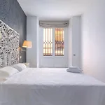 Homeabout Premium Malasana Apartment